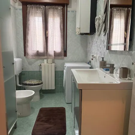 A Due Passi Dal Centro Апартаменты *